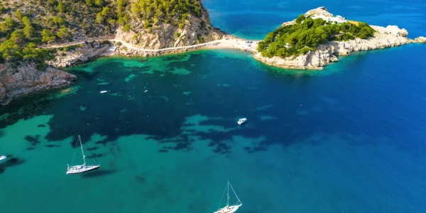 Yacht travel in Spain, Yacht charter in Spain, Yacht cruises in Spain, Spain yacht holidays, Balearic Islands yacht charter, Costa Brava yacht charter, Costa del Sol yacht charter, Canary Islands yacht charter, Catamaran charter in Spain, Sailboat charter in Spain